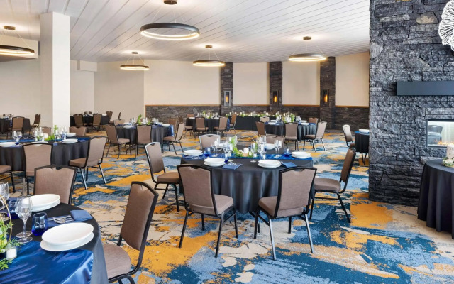 Delta Hotels by Marriott Grande Prairie Airport