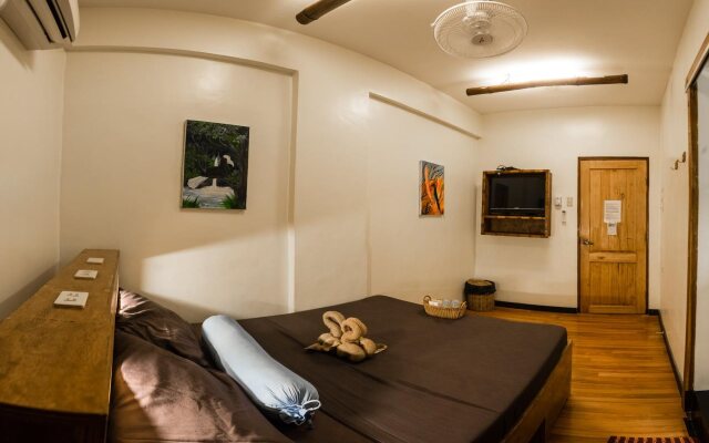 Outpost Beach Hostel - Adults Only