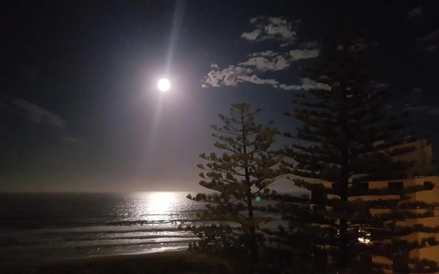 Surfers Chalet