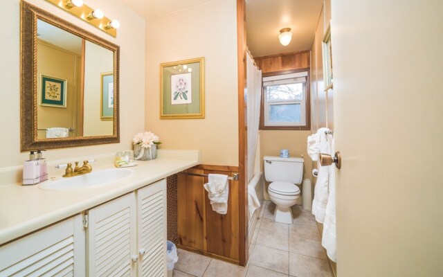Dashwood Manor Seaside Bed & Breakfast