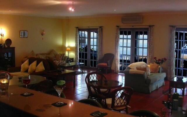 Las Flores Country Guest House And Restaurant