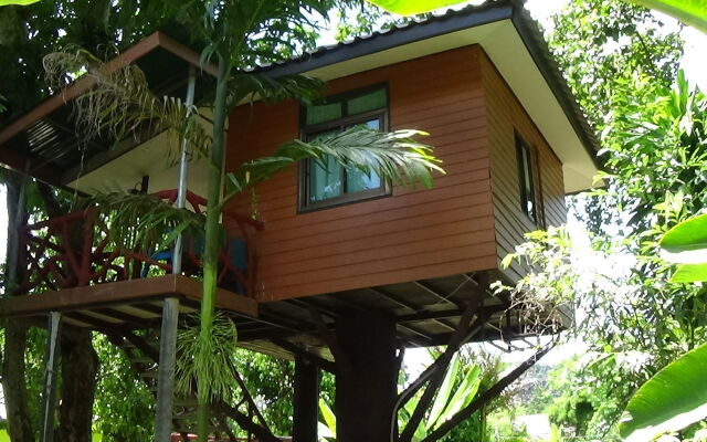 Tree Top River Huts