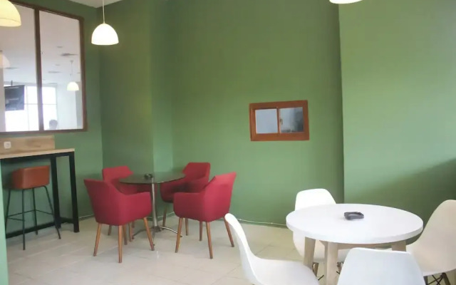 Urban Hotel Serpong
