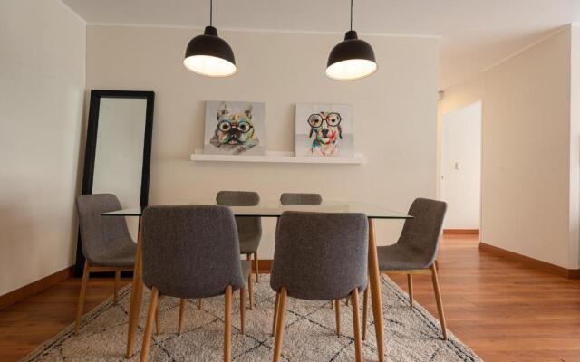 Trendy Host Canvas, Miraflores