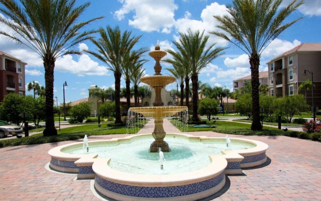 Vista Cay Apartments