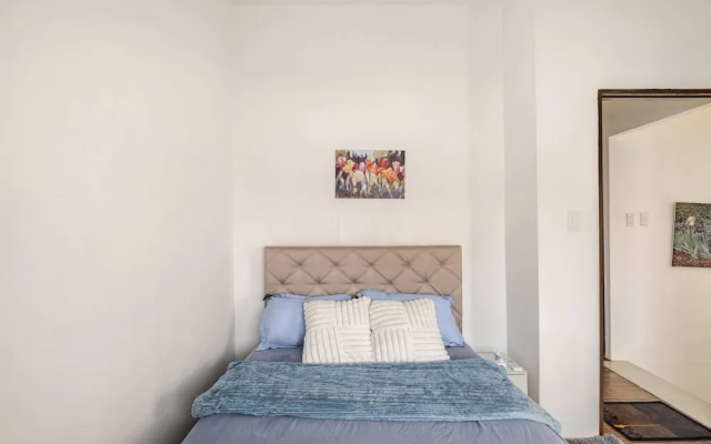 Charming Iloilo City House With Garden View