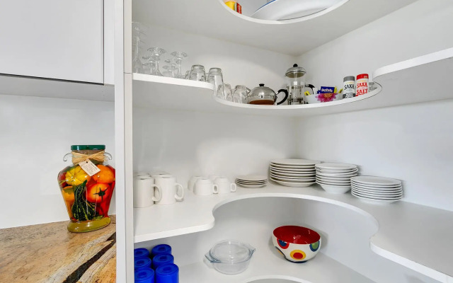 Roydon Beachfront Apartments