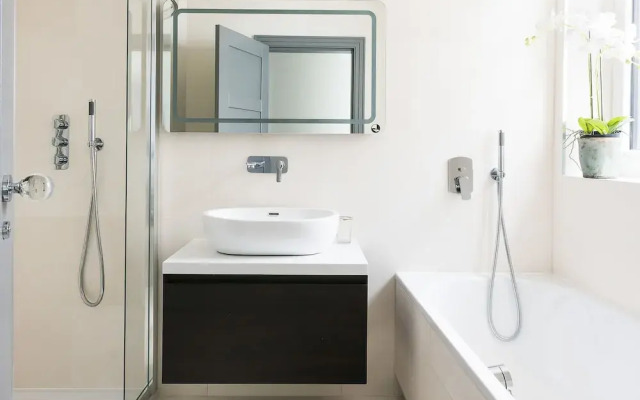 3 Bedroom House with Ensuites and Garden