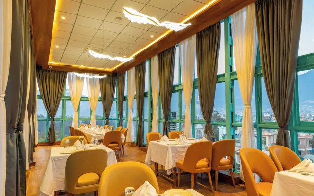 Mhendo Hotel & Studio Suites