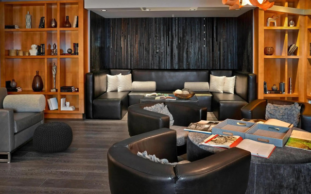 Renaissance Edmonton Airport Hotel
