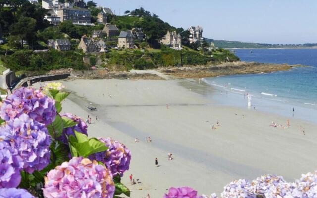 Terraced House With Garden and sea View, Paimpol