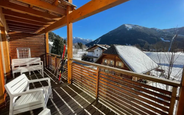 Exclusive Apartment With Scenic View