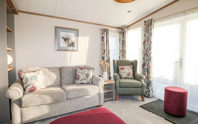 Chichester Lakeside Holiday Park