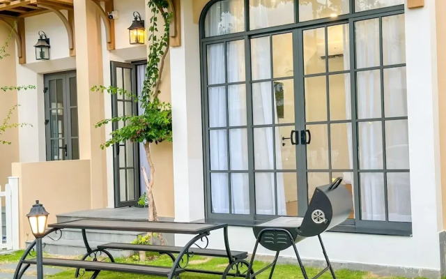 Deluxe 4 Br Warm Villa - Novaworld PT