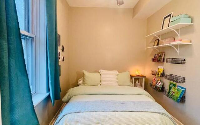 Sunny, Spacious, 3BR 1BA Davlin INN Chicago