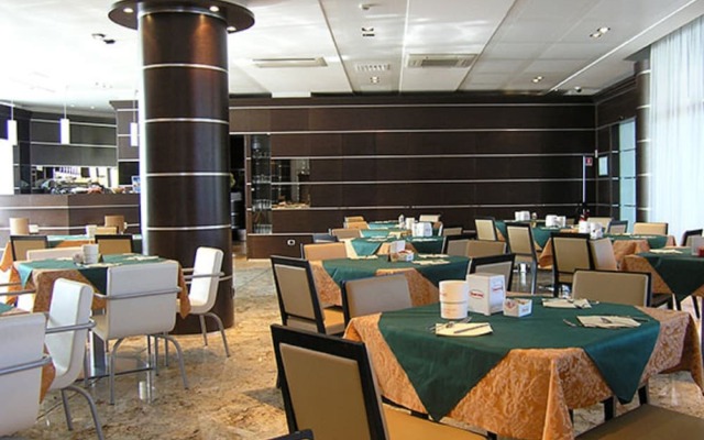 Dado Hotel International