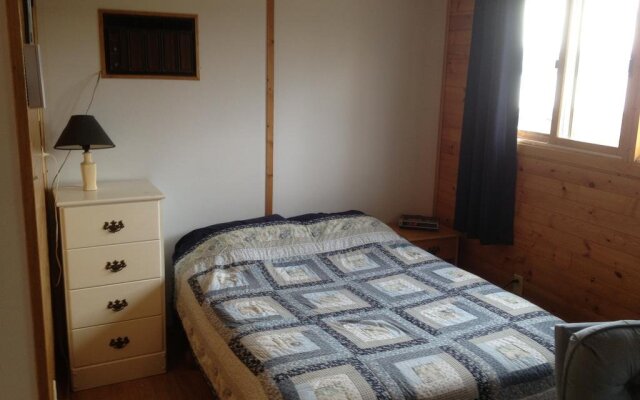 Sea Breeze Cottages & Motel