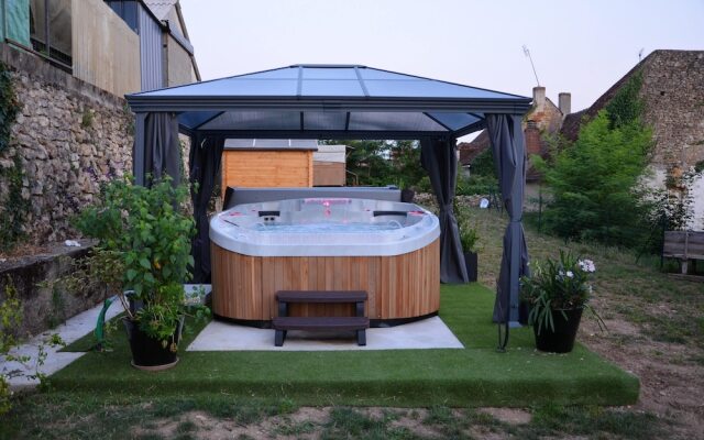 House With 3 Bedrooms in Le Blanc, With Enclosed Garden and Wifi