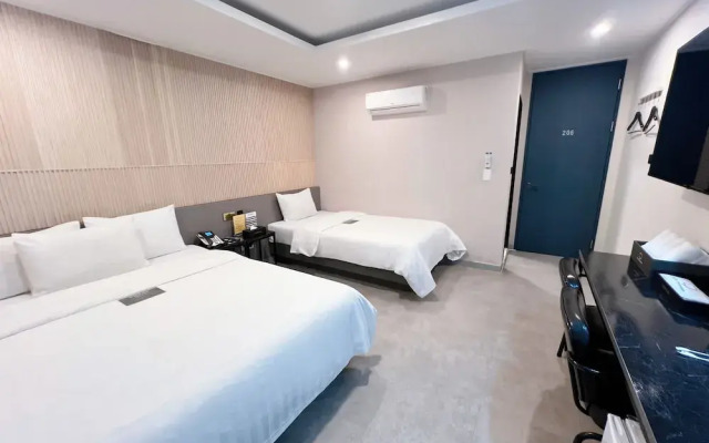 Hotel 24st Urban Brown Seosan Lake Park