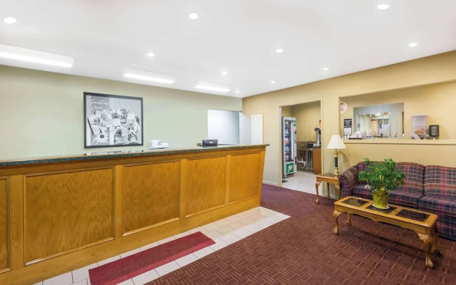 Super 8 by Wyndham Chanute