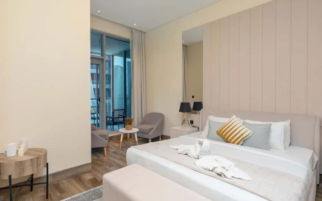 LUX 1BR Near B.khalifa