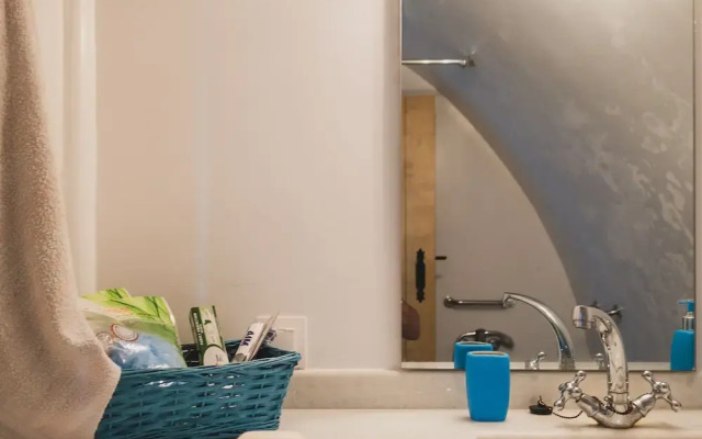 Karavos View - A Unique Artists' Hideaway Paradise