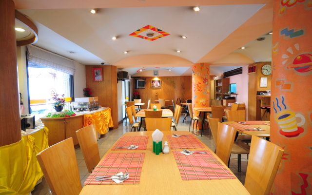 Win Long Place managed by Win Long