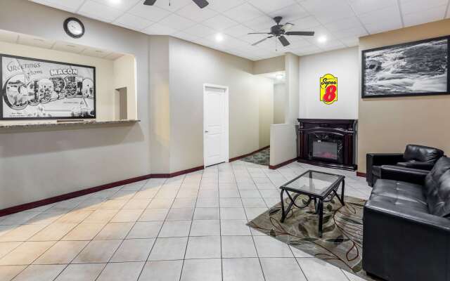 Super 8 by Wyndham Macon West