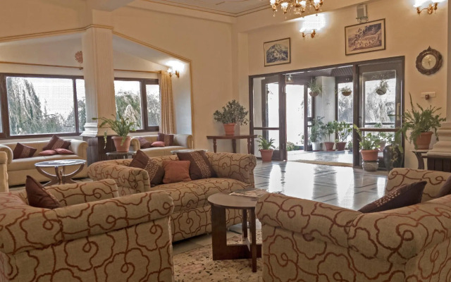 Royal Jardin Whistling Pines Resort