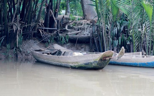 Peaceful Homestay in the Middle of Fruit Garden - Rooms With Private Toilets – Outside – Ben Tre