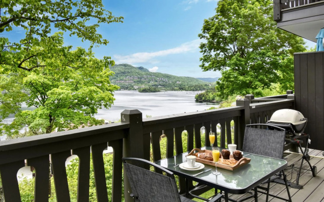 Stunning Condo - View on Lake Tremblant & Mountain