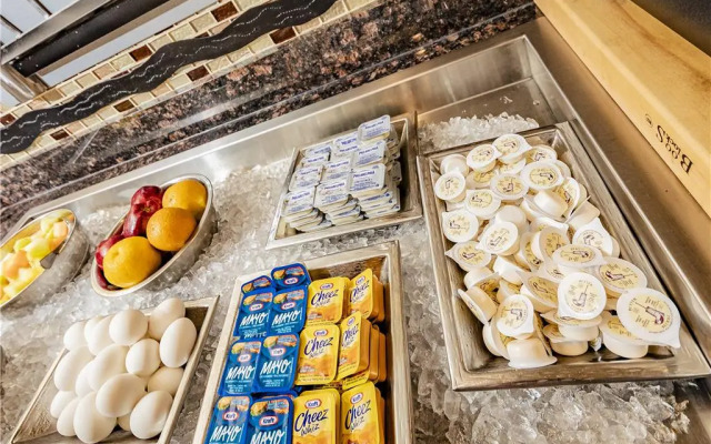 Service Plus Inns and Suites Calgary