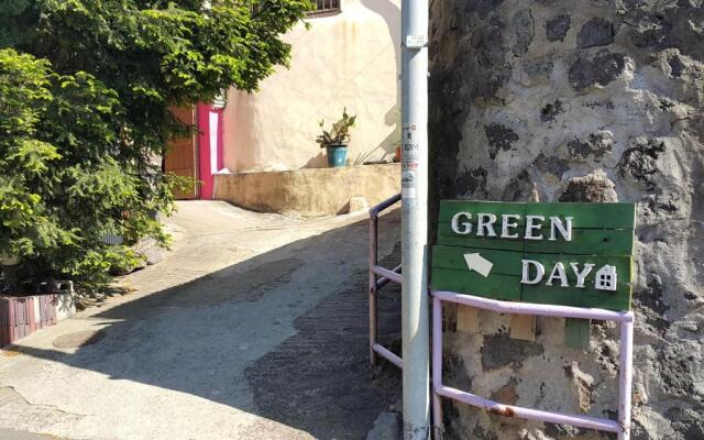 Greenday Guesthouse