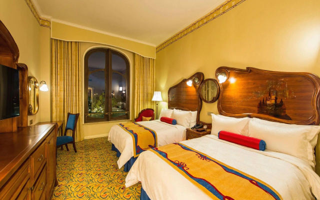 Shanghai Disneyland Hotel 