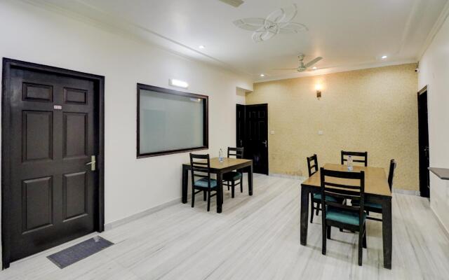 OYO 79248 Hotel Rising Stay