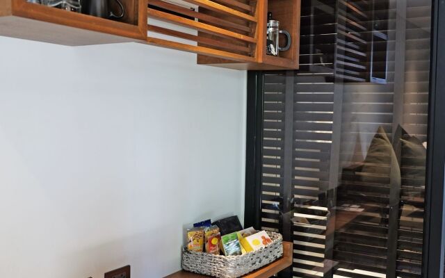 The Henry Hotel Manila