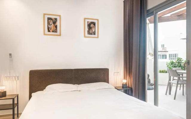 Bentor 3-1 PENTHOUSE JACUZZI POOL VIEW 3B