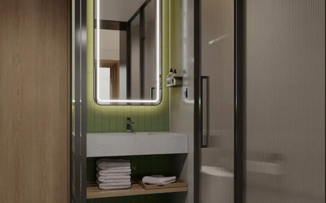 EVEN Wuhan Airport Zone by IHG