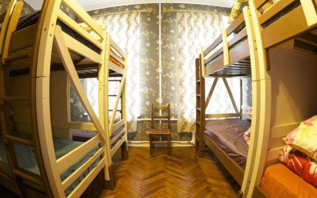 Штраус Хаус