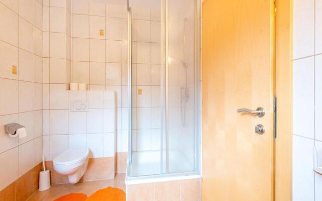 Wooden Apartment in Hainzenberg near Ski Bus