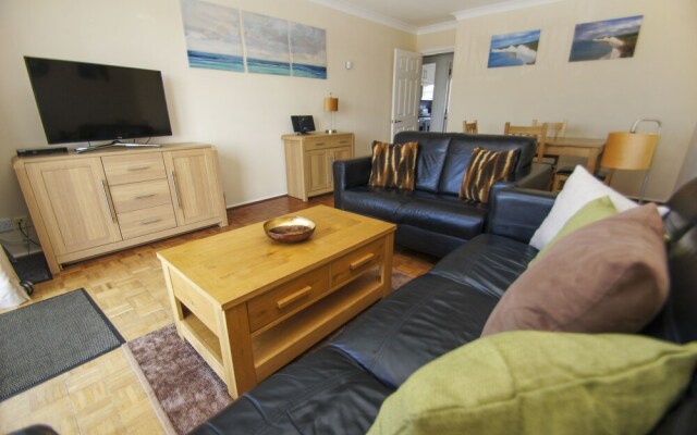 Britannia Harbour View Parking by Brighton Holiday Lets