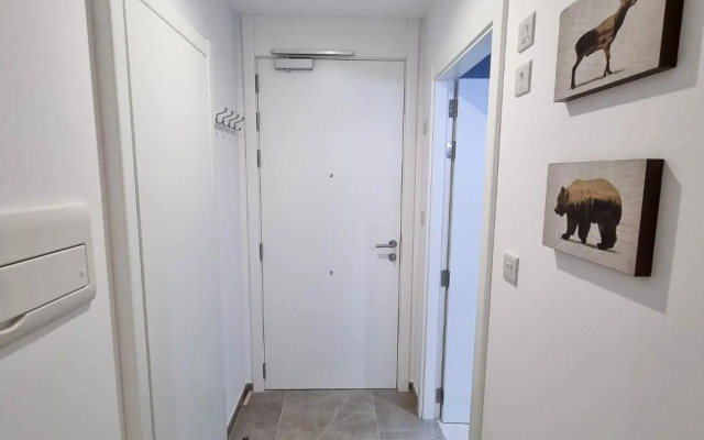 Brand New - Massive Studio - E1 - Self Catering