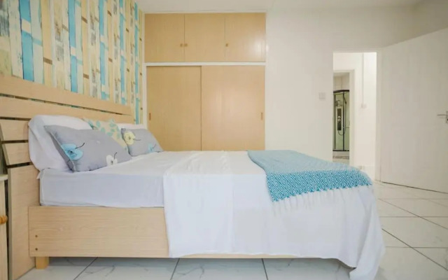 Lovely 2-bedroom duplex with pool