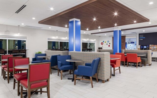 Holiday Inn Express & Suites Madison by IHG