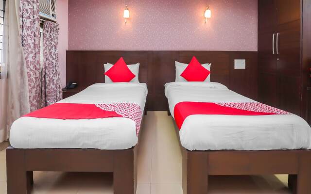 OYO 17278 Hotel Srinivas