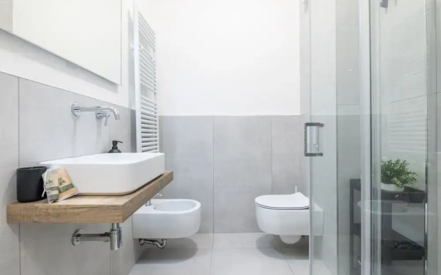 Chic Pop Apartment in Livorno