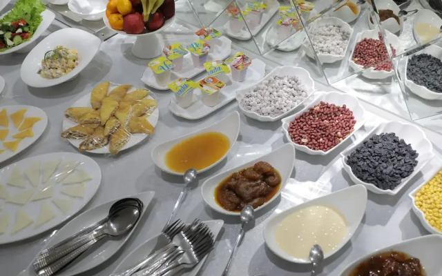 Sharq Hotel