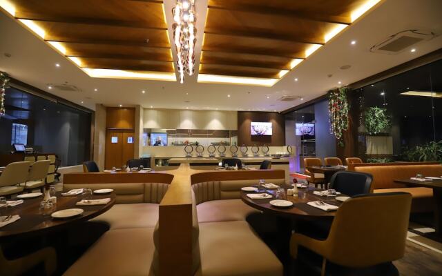The Pristine Hotel Kanpur