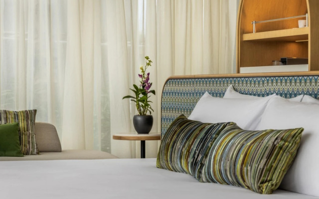 So/ Maldives Resort