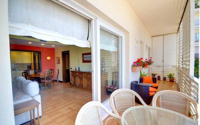 Sea Front Apartment